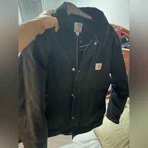 CARHARTT SIZE SMALL , worn a couple times , Mint condition!! Cozy and drippy!